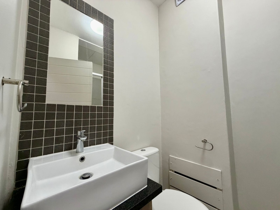 To Let 2 Bedroom Property for Rent in Bult North North West